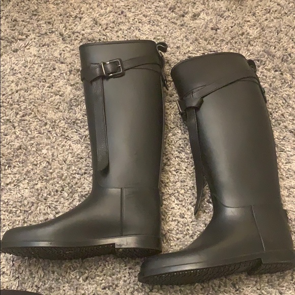 COPY - Burberry equestrian rain boot - Picture 1 of 7